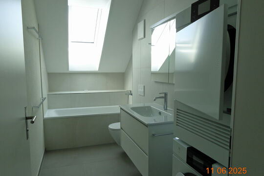 Rosenweg 2 DG Whg 4-5 Zimmer Bad 2025-002.jpg